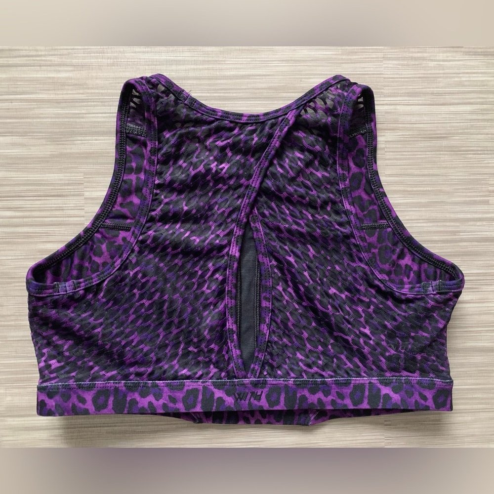 Peloton X WITH brand matching sports bra + leggings set.  Two pockets!! - Picture 2 of 7